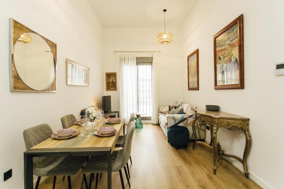 Modern With Seasonal Swimming Pool- 1bd 1bth- Goyeneta Apartament