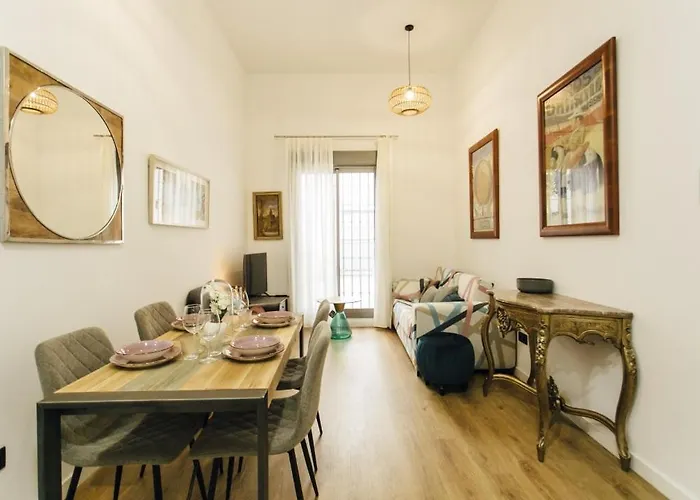 Modern With Seasonal Swimming Pool- 1Bd 1Bth- Goyeneta