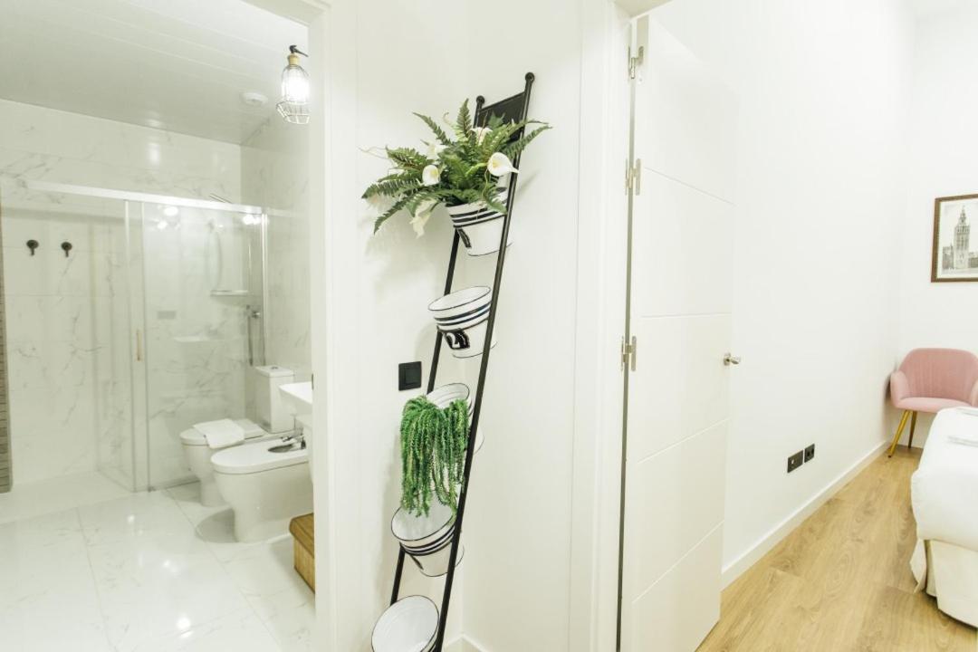 Modern With Seasonal Swimming Pool- 1bd 1bth- Goyeneta * Séville